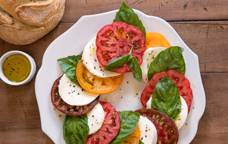 Recipe: <!-- -->Classic Caprese Salad<!-- --> | Whole Foods Market