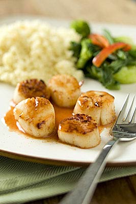 Recipe: <!-- -->Seared Scallops with Blood Orange and Smoked Paprika Sauce<!-- --> | Whole Foods Mar