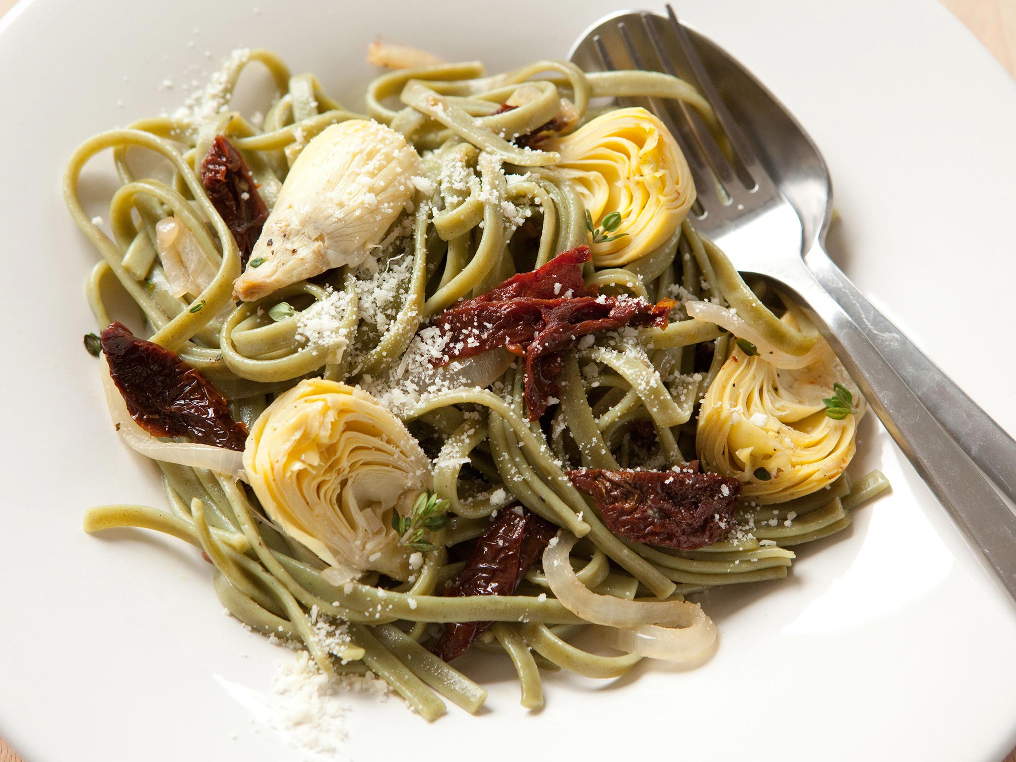 Recipe Spinach Fettuccine with Artichokes and Sundried Tomatoes