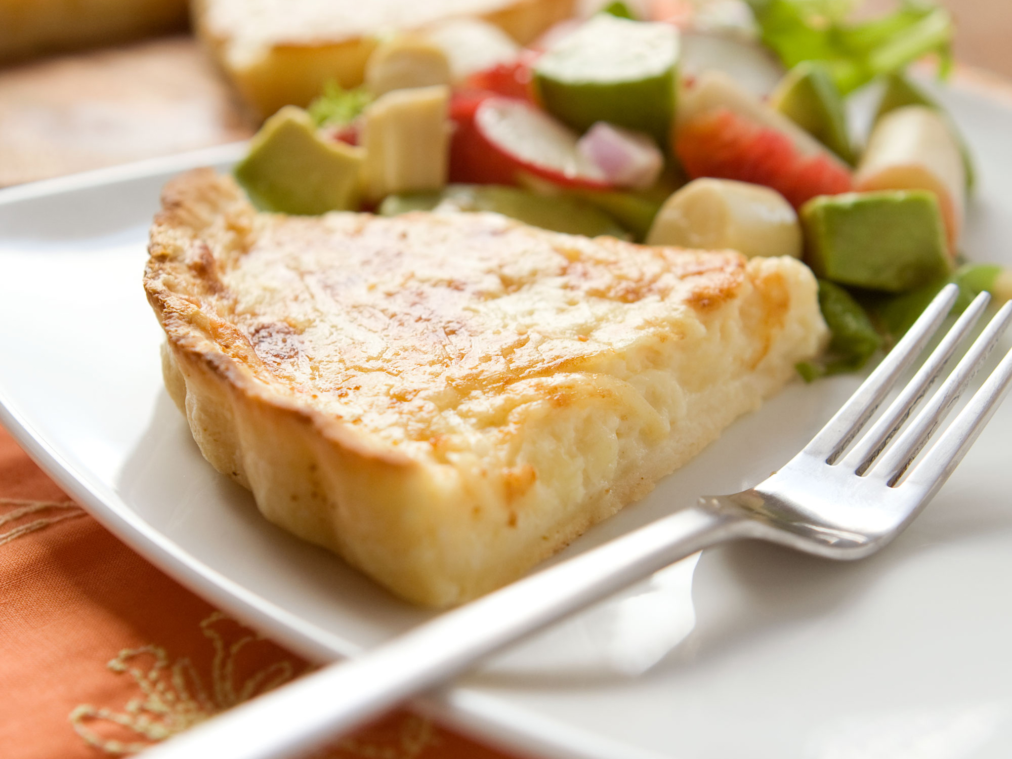 Recipe Hearts of Palm and Avocado Salad with Three Cheese Quiche