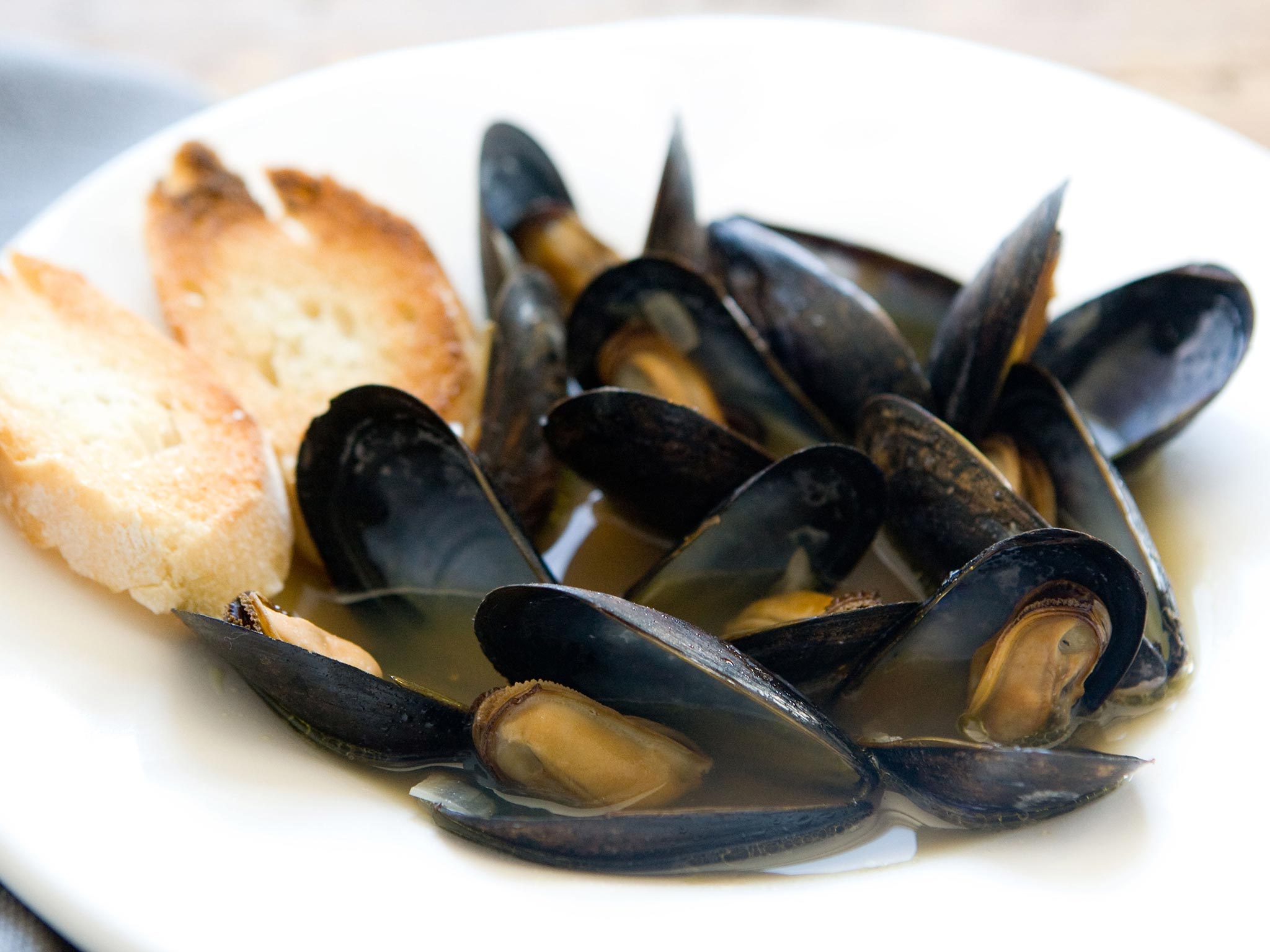 Recipe Ginger and Lemongrass TeaSteamed Mussels Whole Foods Market