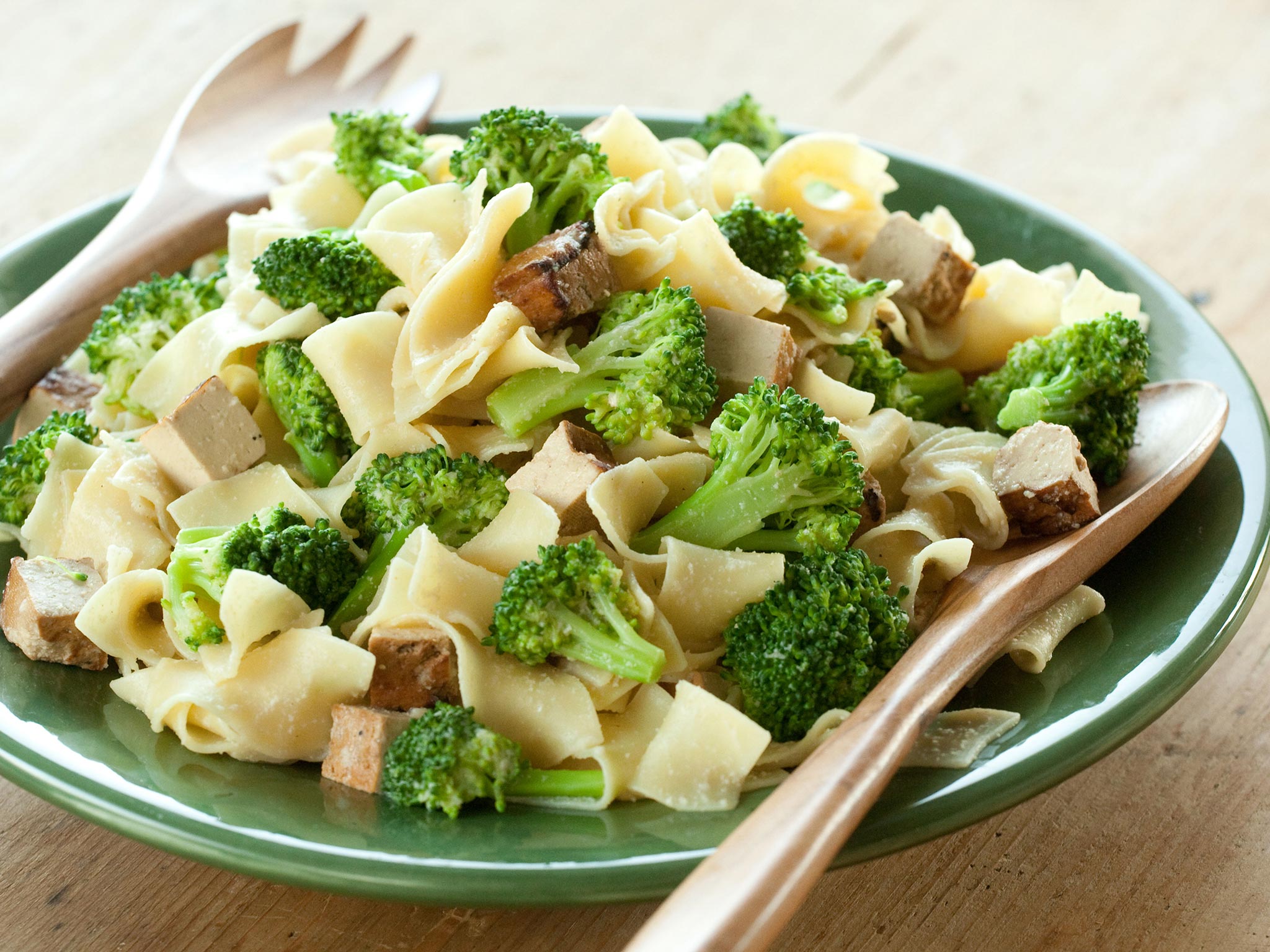 Recipe: <!-- -->Cashew Noodles with Broccoli and Tofu<!-- --> | Whole Foods Market