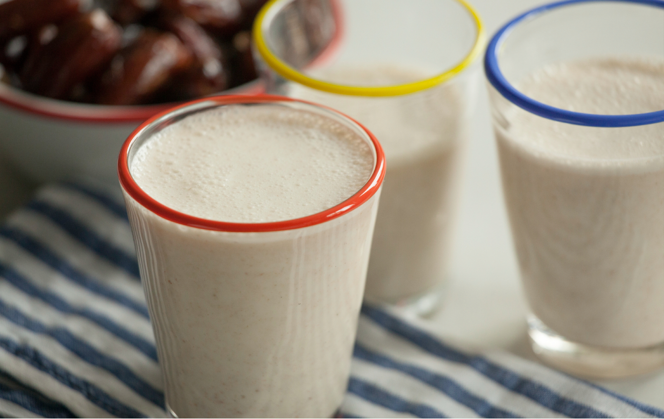 Recipe: <!-- -->Peanut Butter and Date Breakfast Smoothie<!-- --> | Whole Foods Market