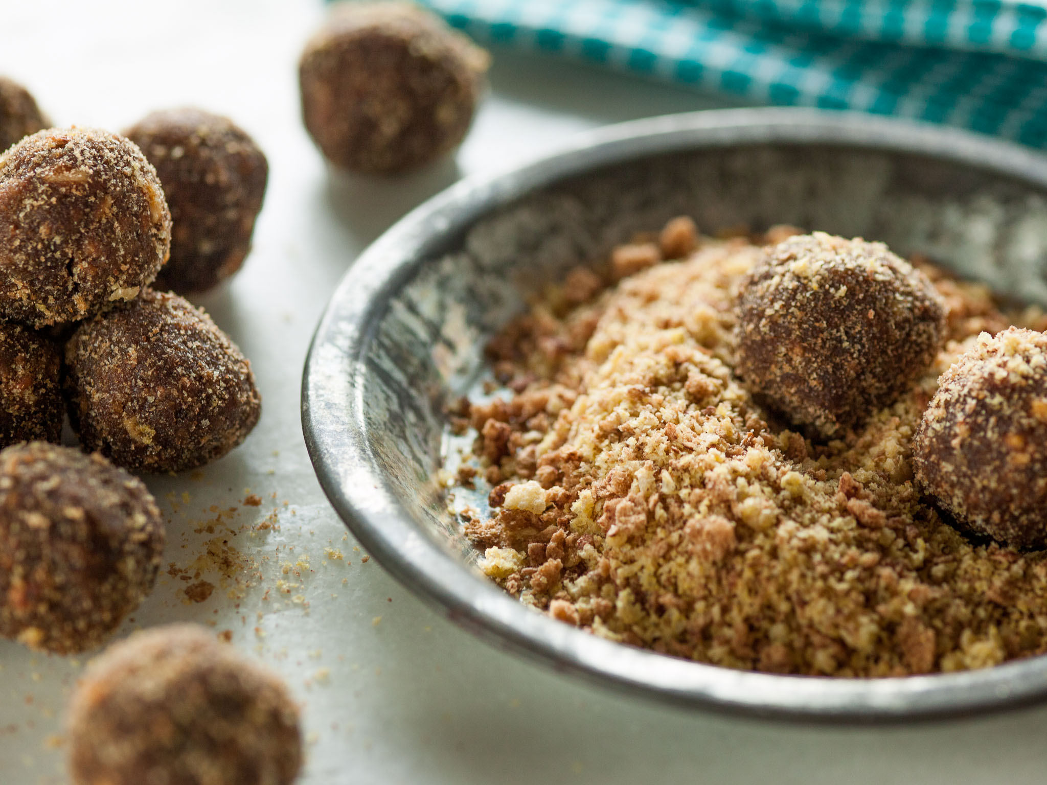 Recipe: <!-- -->Cocoa-Peanut Cereal Balls<!-- --> | Whole Foods Market
