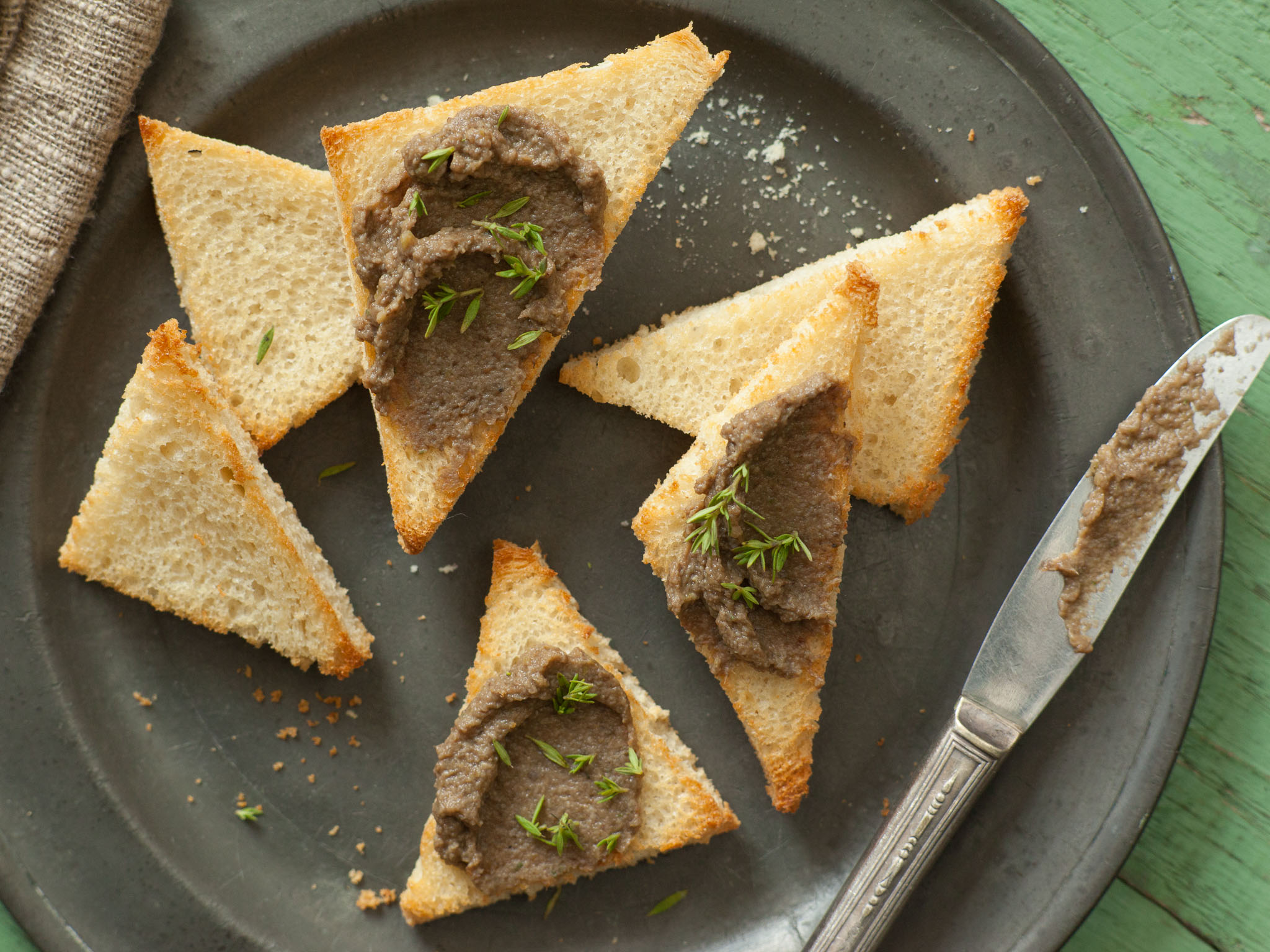 Recipe: <!-- -->Creamy Mushroom-Leek Spread<!-- --> | Whole Foods Market