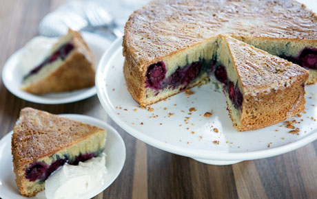 Recipe: <!-- -->Gluten-Free Blackberry Upside-Down Cake<!-- --> | Whole Foods Market