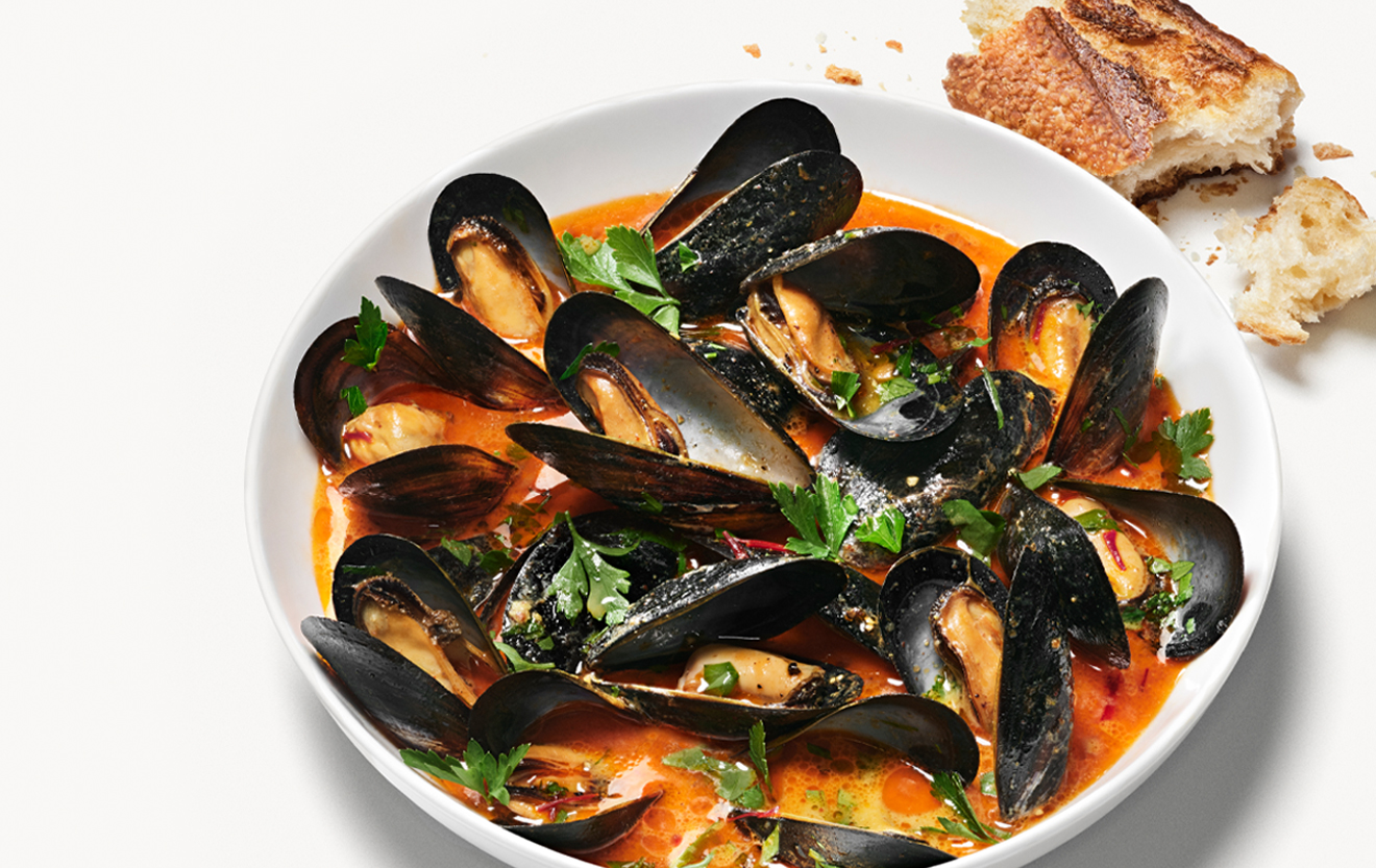 Recipe: Mussels Congolaise | Whole Foods Market
