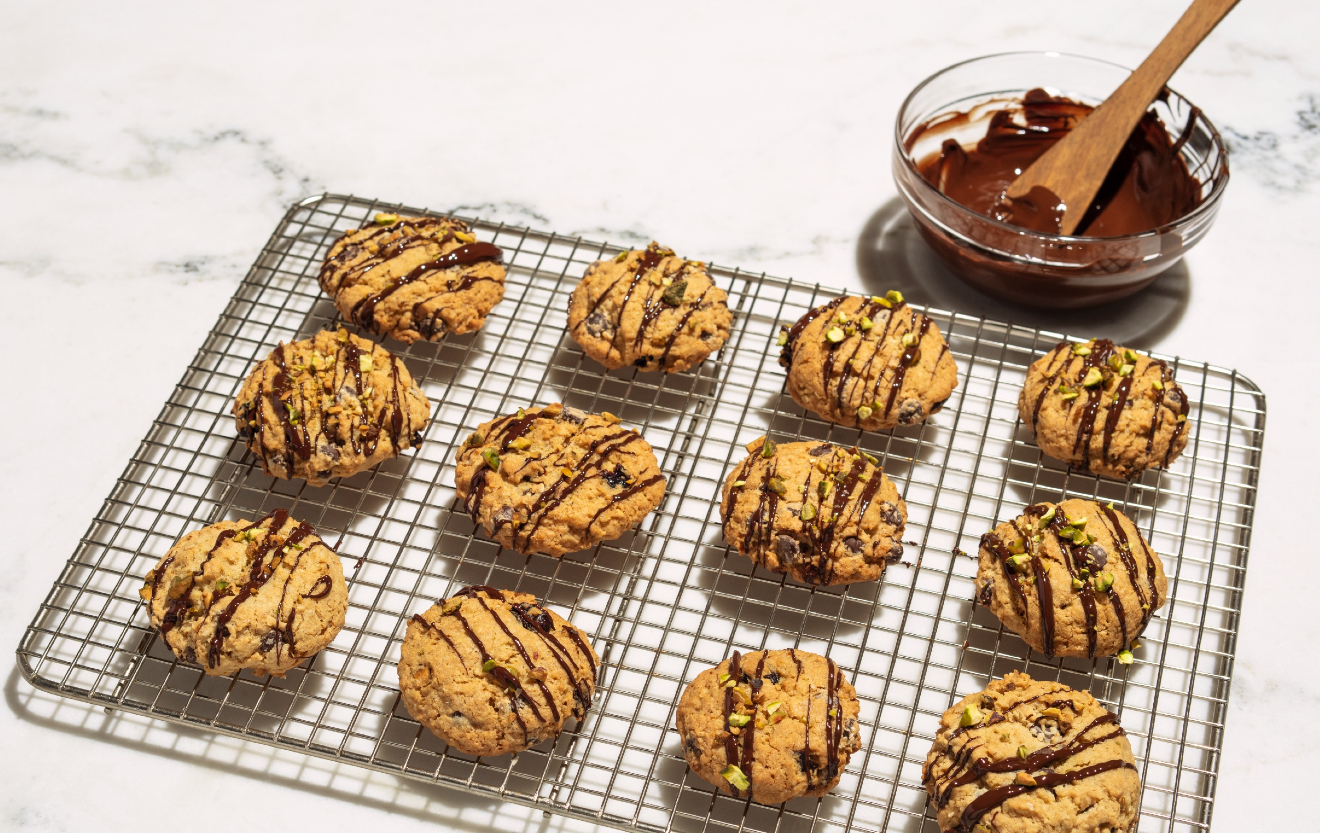 Recipe: <!-- -->Chocolate, Cherry and Pistachio Oatmeal Cookies<!-- --> | Whole Foods Market